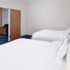 Отель Fairfield Inn & Suites by Marriott Arlington Six Flags, фото 4