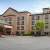 Отель The Plaza Hotel & Suites Winona в Рашфорде