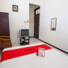 Отель RedDoorz Raya Ngagel, фото 17