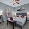 Отель Cozysuites Charming Apartment at Cityplace, фото 15
