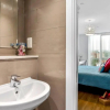Отель Stylish 2 Bed/2 Bath, Parking - Bracknell Centre, фото 11