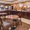 Отель Holiday Inn Express & Suites Topeka West I-70 Wanamaker, an IHG Hotel, фото 24