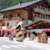 Отель Loc Hotel Alpen Sports в Ле-Же