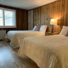 Отель Vineyard Harbor Motel - Private Beach, фото 11