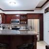 Отель Lovely 2-bed Apartment in the New Kingston Area, фото 6