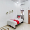Отель Oemah Ratu Hostel Syariah by OYO Rooms, фото 14