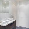Отель Luxurious Canalview APT with Patio CITY CENTRE, фото 6
