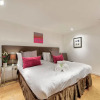 Отель JOIVY Quiet Mews Street Apartment in the Heart of Edinburgh, фото 6