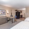 Отель Candlewood Suites Eau Claire I-94, an IHG Hotel в О-Клэр