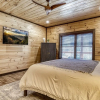 Отель Er29 - Pop's Perch 2 Bedroom Cabin by RedAwning, фото 2