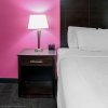 Отель La Quinta Inn & Suites by Wyndham Dallas I-35 Walnut Hill Ln, фото 3