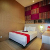 Отель NIDA Rooms Raya Dukuh Kupang 50, фото 2