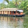 Отель 6 BHK Houseboat in Finishing Point, Alappuzha, by GuestHouser (C0B5), фото 15