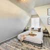 Отель Charming Evanston A-frame: Dog Friendly!, фото 16