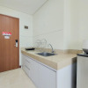Отель Good Price And Homey Studio Apartment At B Residence, фото 7
