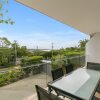 Отель Charming Noosa Heads Apartment; Laguna Bay Views - Unit 6 Taralla 18 Edgar Bennett Avenue, фото 14