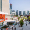 Отель QuickStay - Elegant & Modern Condo, CN Tower Views в Торонто