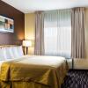 Отель Quality Suites Near West Acres, фото 17