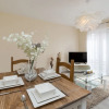 Отель Luxury Two Bed Apartment With Parking - Wolverhampton, фото 8