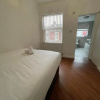 Отель Mays House - 10 Gosford Street, Free Parking, 5 minutes in a taxi to Baltic Market and City Centre -, фото 1