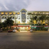 Отель Treebo Suresh Plaza, фото 1