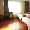 Отель GreenTree Inn Linhai Yintai City, фото 8