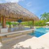 Отель Fantastic 8-bedroom Golf-front Mansion Near the Beach, фото 20