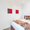 Отель Central 3 bed, loft apartment in the CBD w Parking, фото 2