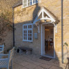 Отель Jasmine Cottage-2BD in Heart of Bourton, фото 25