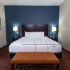 Отель La Quinta Inn & Suites by Wyndham Houston East at Normandy, фото 5