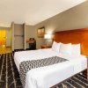 Отель La Quinta Inn Suites Wyndham Vancouver, фото 1