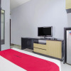Отель RedDoorz @ Tebet Barat, фото 6