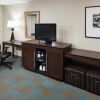 Отель Hampton Inn & Suites Forest Park, фото 19