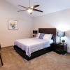 Отель 3Bdrm 3.5Bath 7Beds - NRG GRB MM-Park, фото 29