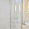 Отель Spacious 3 Bedroom West End Flat, фото 8