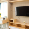 Отель Cozy And Warm Studio At Grand Kamala Lagoon Apartment, фото 6