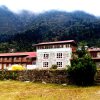 Отель Lukla Airport Resort, Lukla в Лукле