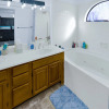 Отель Great Lake Views Close to the Beach, фото 9