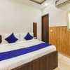 Отель SilverKey Executive Stays 19389 Divine Inn Rajouri Garden, фото 13