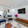 Отель Newly Updated Home ~ 3 Mi to Downtown Charlotte!, фото 2