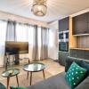 Отель Chic and spacious apart with parking в Бобиньях