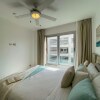 Отель Luxury 2 bed Condo Just Steps From the Beach, фото 2