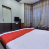 Отель OYO 18369 Hotel Golden Peak, фото 12