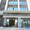 Отель Hongyin Square Apartment Hotel, фото 1