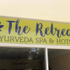 Отель The Retreat Hotel, фото 1