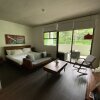 Отель BEE Suites Santa Ana, фото 5