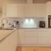 Отель Bright 2Br Apartment, Great View, фото 6
