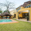 Отель Room in Guest Room - Ezulwini Guest House - Standard Double Room With Balcony & Pool View, 2 Guests, фото 12