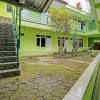 Отель SPOT ON 91325 Pondok Hijau Guest House Syariah, фото 12