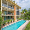 Отель Cairns Beach Holiday Apartment в Барроне